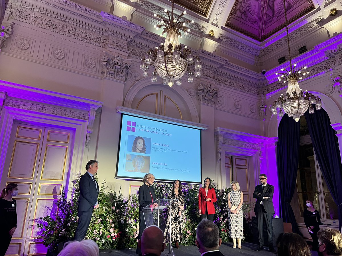 𝔸𝕟𝕘𝕖𝕝𝕚𝕢𝕦𝕖 𝔾𝔼ℝ𝔸ℝ𝔻 tweet media