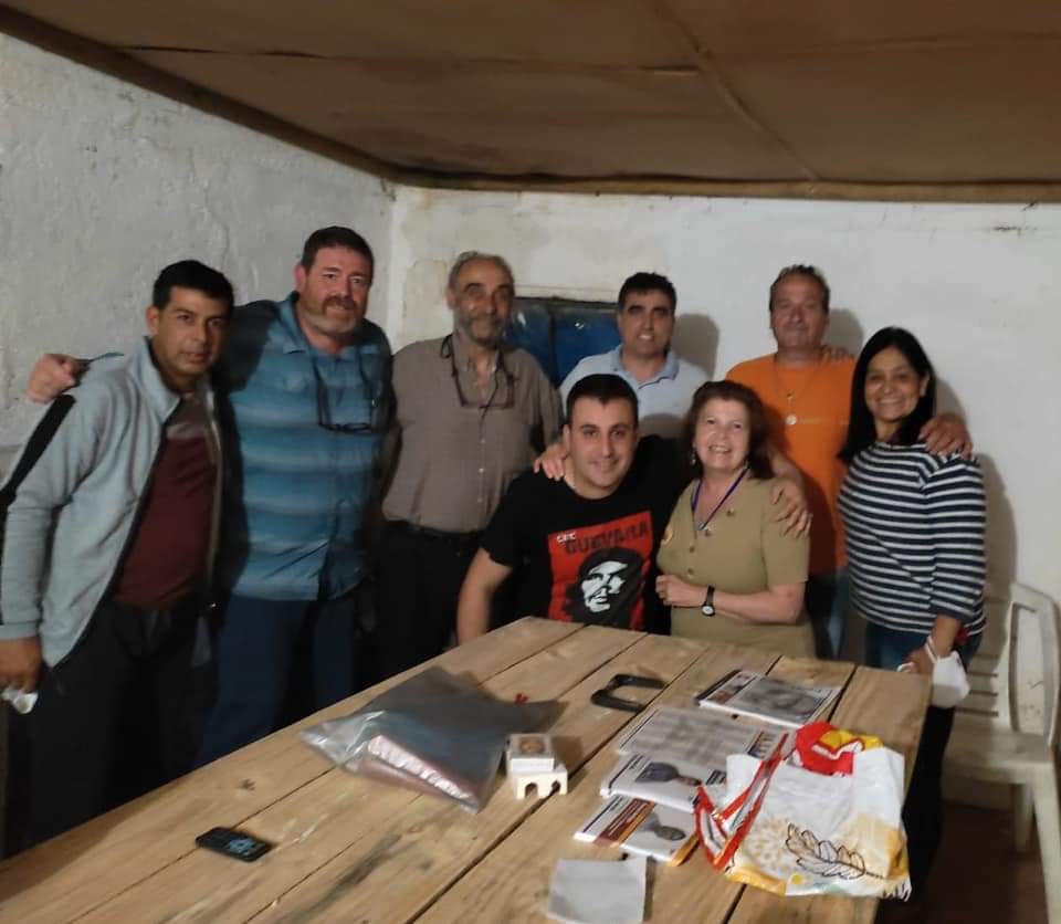 En todo el país🔴🔵⚪ @AndresLimaSalto
en el club Uruguay Montevideo, en Trinidad, en el Municipio de San Antonio, en el Comité San Antonio y en Ciudad de la Costa. Vamos todos sumando al <a href="/ENFAuy/">EnFA Frente Amplio</a> #1813
