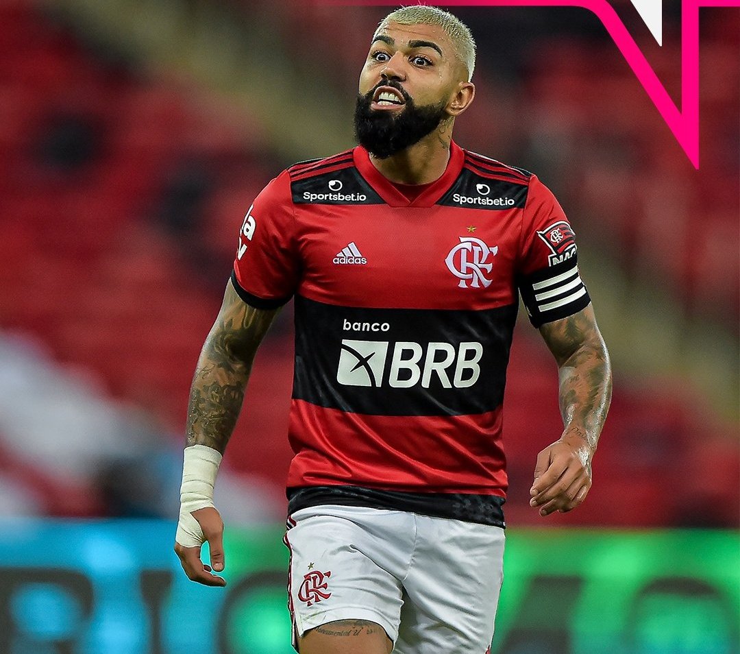 arrascakoringa's tweet photo. A braçadeira de capitão fica bem demais nele. Se vc apoia Gabigol como capitão do Flamengo da RT aqui. https://t.co/EhhYj61KUR