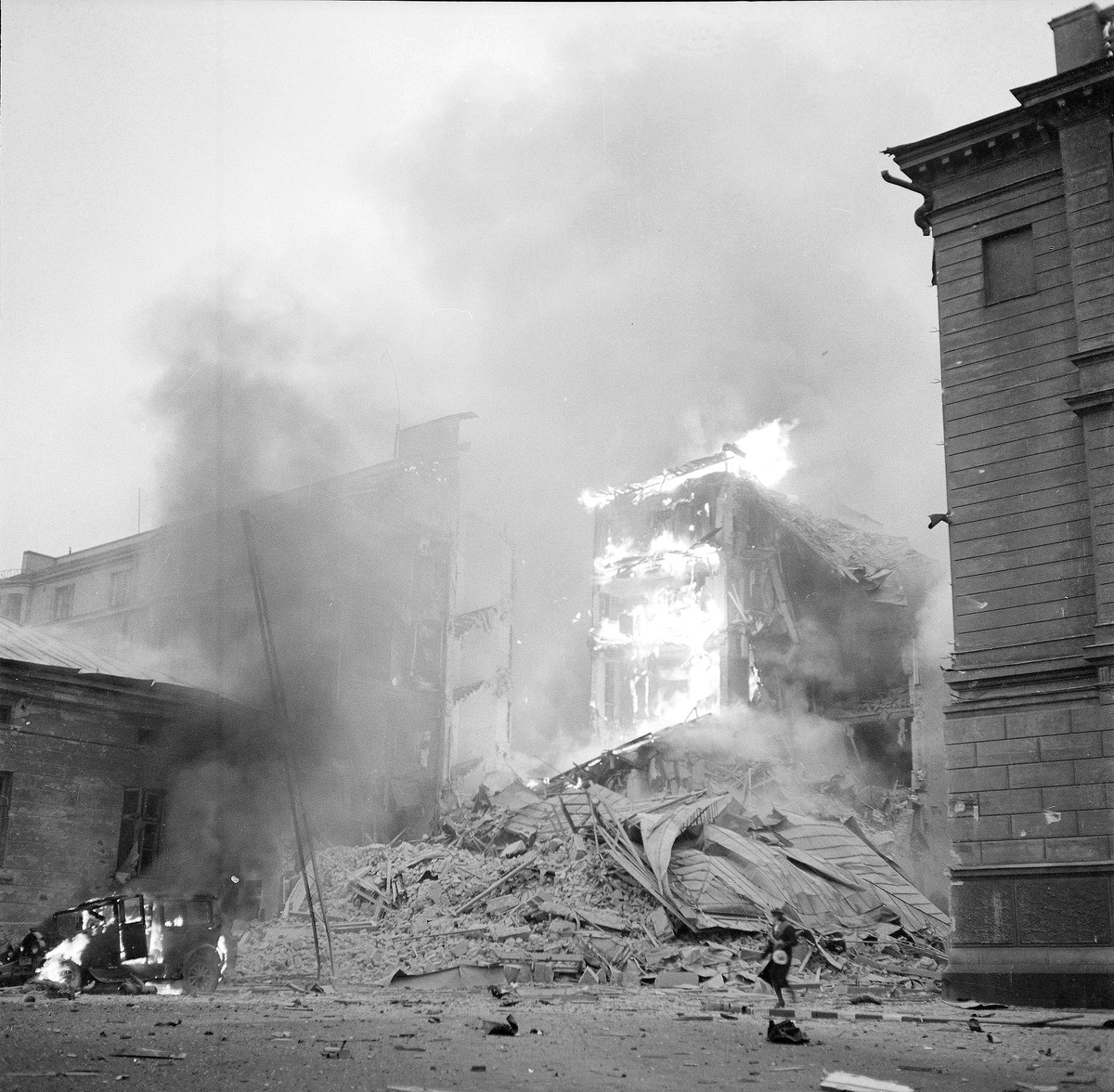 meduza_en's tweet photo. 82 years ago, tomorrow on Nov. 30, 1939, the USSR invaded Finland with 450,000 men and bombed Helsinki. Despite superior military strength, especially in tanks and aircraft, the Soviet Union suffered severe losses. The invasion cost the USSR its seat in the League of Nations. https://t.co/ktkTIO4tr1