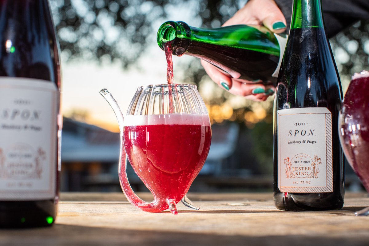 jesterkingbeer's tweet photo. Another brew you'll be able to try on #SPONDay is 2021 SPON Blueberry & Pitaya. For this #beer, we added Texas blueberries and pitaya (aka dragon fruit) to a blend of mature Jester King #SPON and refermented the fruit to dryness. We hope you enjoy this one as much as we do! https://t.co/tDSlvdcmzt