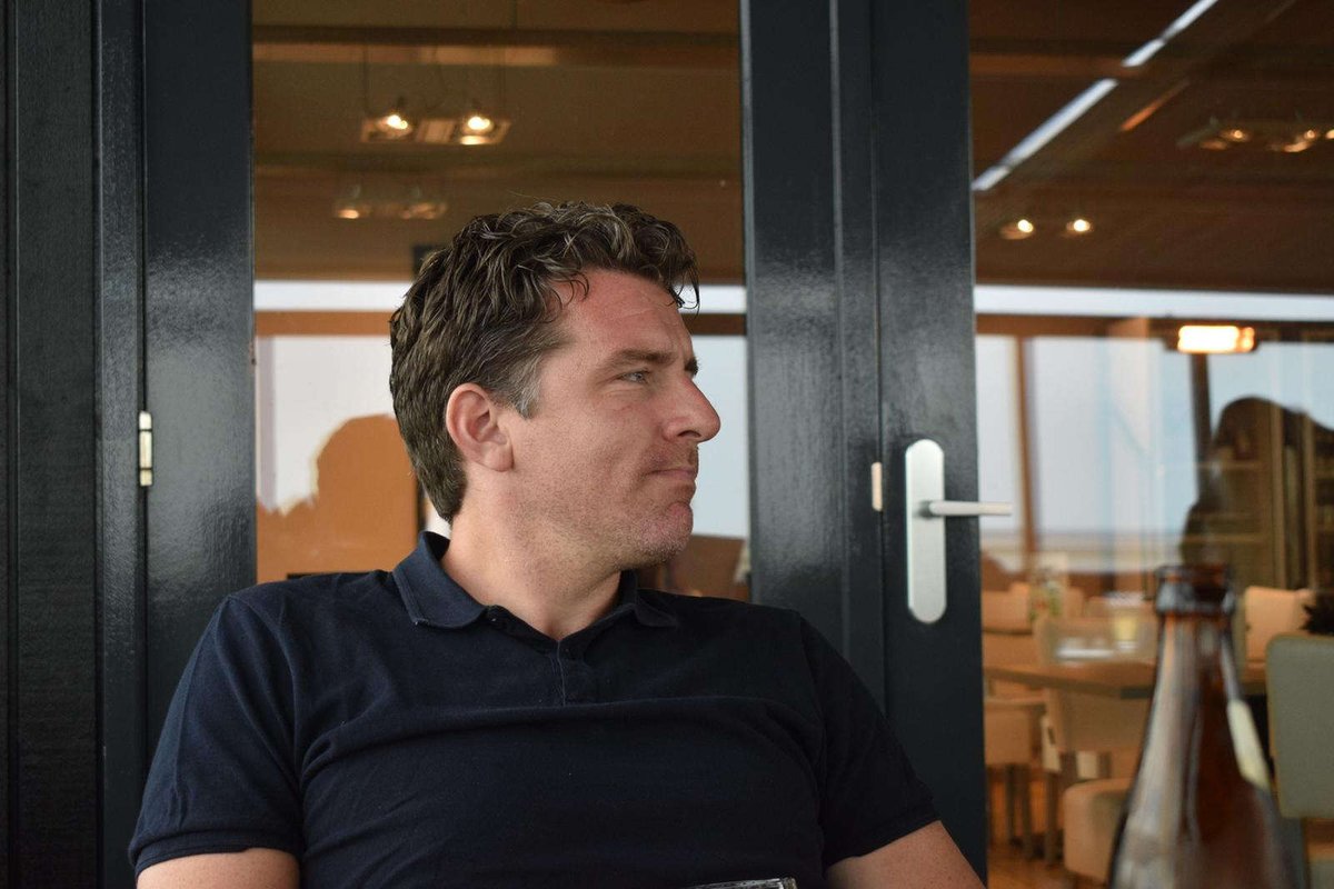 Mark van den Hoek is de nieuwe voorzitter van DVVA en daar zijn we ontzettend blij mee! Hij loopt al zo'n 11 jaar rond op de club, maar voor wie hem nog niet kent, stelt hij zich graag even voor: dvva.nl/official/1120-…