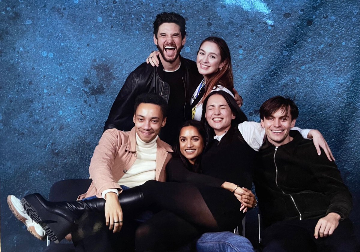 the shadow and bone cast are my besties it’s true