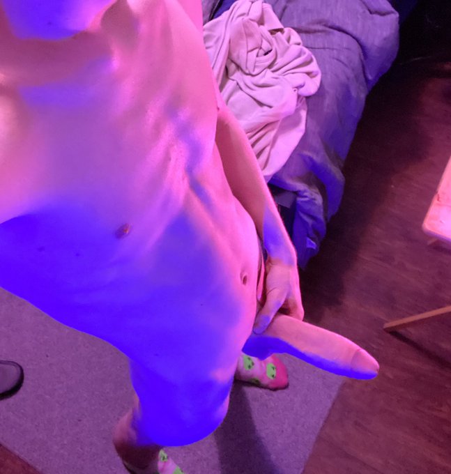 Need a helping hand 🥵 https://t.co/jLWpwwglNf