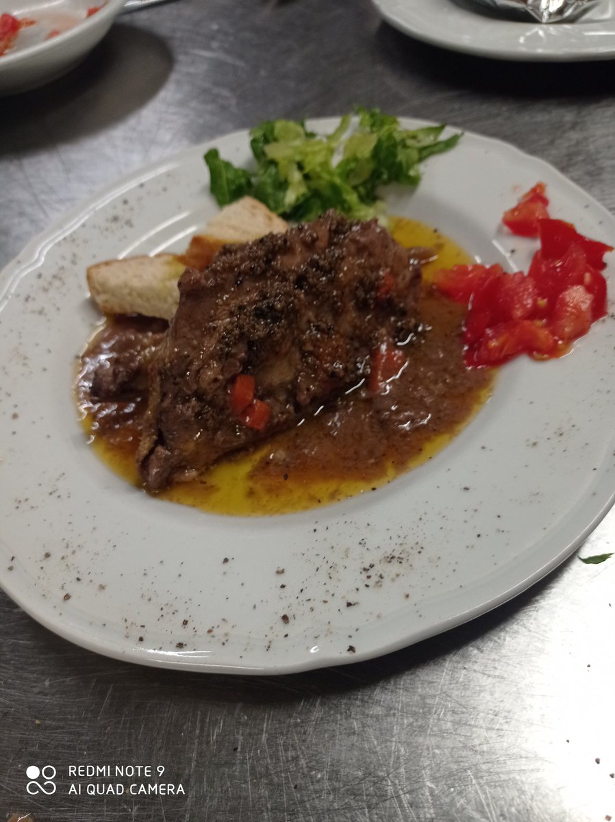 REutizio's tweet photo. VI PRESENTIAMO LA NEW ENTRY ALLA GUAITA SANT'EUTIZIO:
LA TRADIZIONE CULINARIA UMBRA PRENDE IL SOPRAVVENTO DI NUOVO:
PICCIONE RIPIENO AL TARTUFO....
UN CONNUBIO DI SAPORI STRAVOLGENTE
... PROFUMO DI TRADIZIONE, DI STORIA , DI PRODOTTI LOCALI E GENUINI...#preci #abbaziasanteutizio https://t.co/3cpuhDB5xY