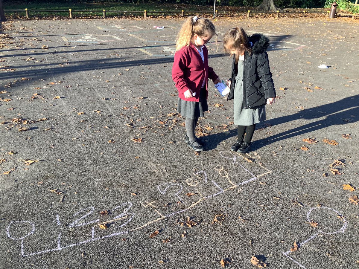 PuritonPrimary's tweet image. In Year 1 we have been learning how to subtract in Maths. Today we were counting back on a number line. #RubyClass