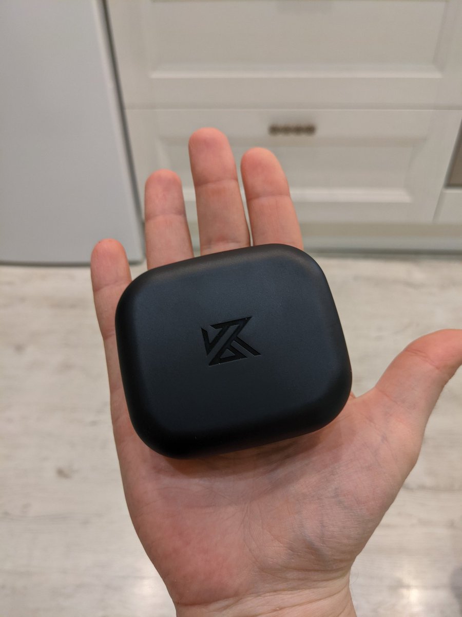 siqwell's tweet photo. Заказал с Али такую сбоку. У меня были Соньки, AirPods Pro, Google Buds - все это шлак по сравнению с ними! Звук просто отличный! Тепеть все свою фонотеку заново переслушиваю!
aptX, 48 часов воспроизведения музыки! https://t.co/eZZcjAuVfA