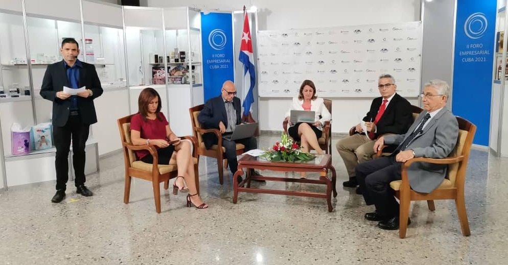 BioCubaFarma's tweet photo. Con una presentación de la industria biofarmacéutica cubana inicia la sesión de la tarde del II Foro Empresarial de Negocios, Cuba 2021. #CubaEsCiencia https://t.co/qzarBekkYZ
