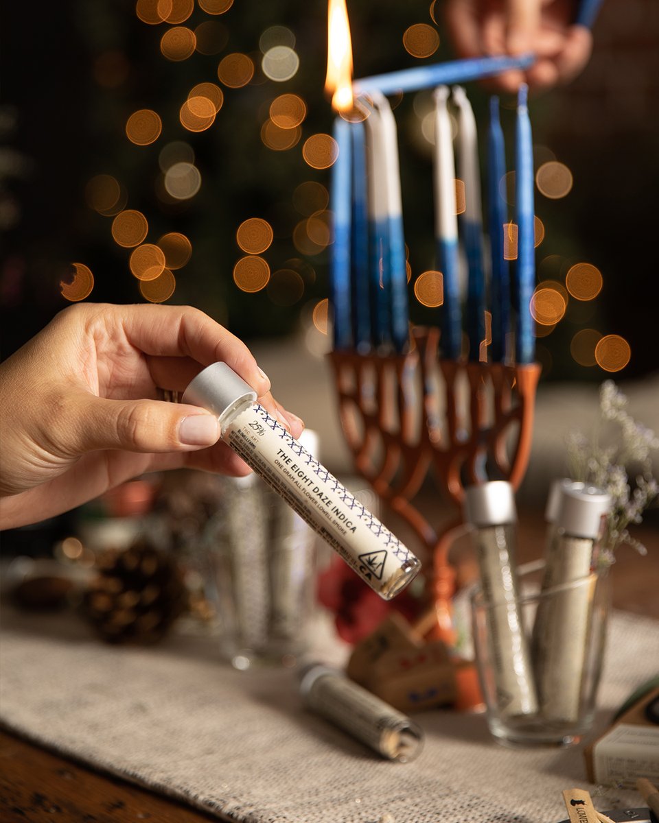 LowellFarms's tweet photo. Happy #Hanukkah! The Eight Daze Indica is thoughtfully crafted to keep you lifted throughout the festival of lights. 🕎

Available now on #LowellDirect: https://t.co/eV6dPNoztq https://t.co/ETBXbQVXeO