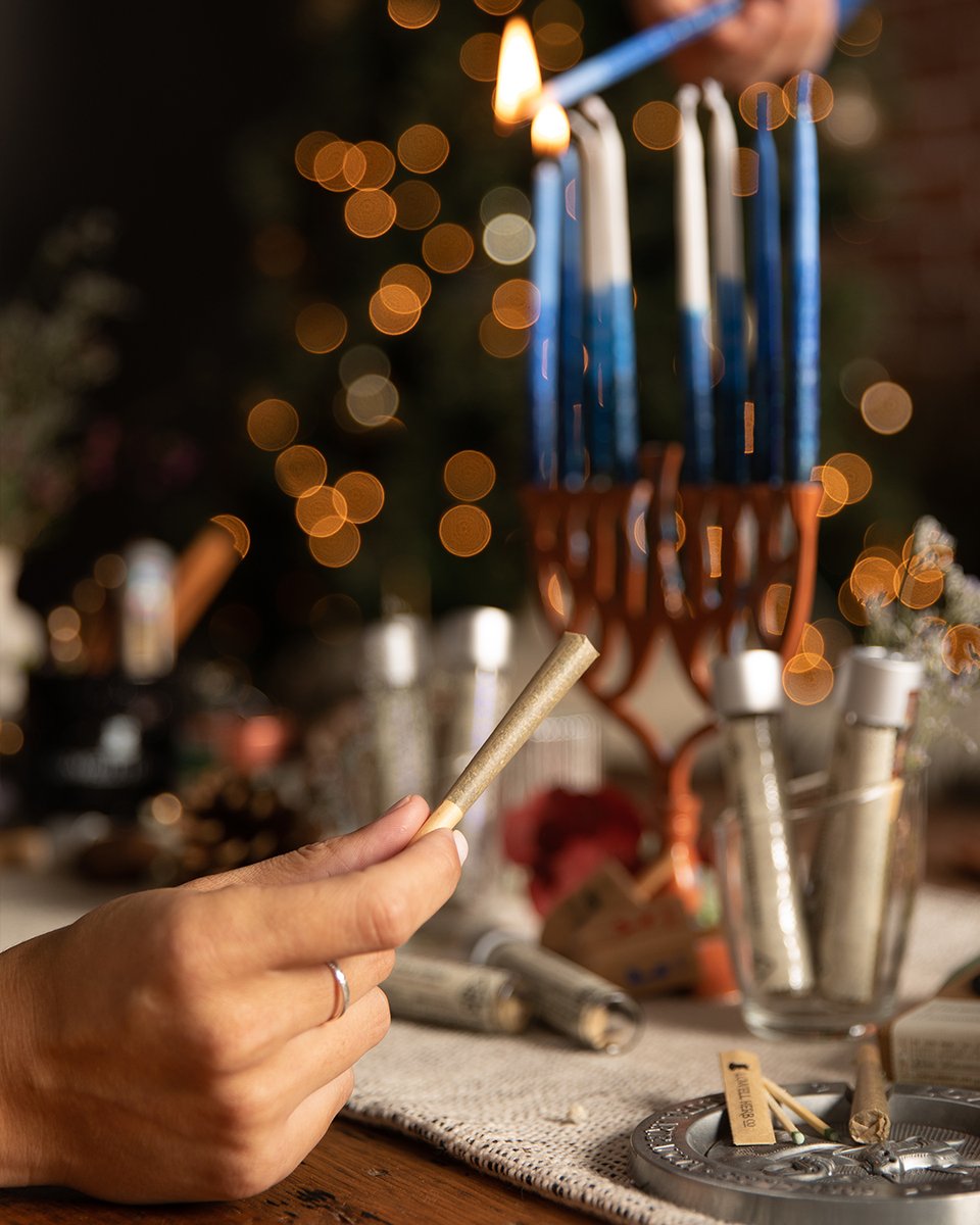 LowellFarms's tweet photo. Happy #Hanukkah! The Eight Daze Indica is thoughtfully crafted to keep you lifted throughout the festival of lights. 🕎

Available now on #LowellDirect: https://t.co/eV6dPNoztq https://t.co/ETBXbQVXeO