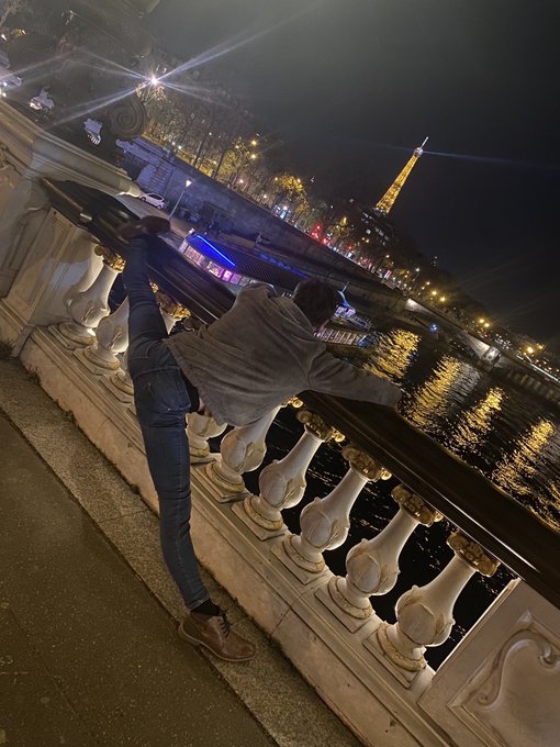 Just admiring the Eiffel Tower

Anyone up for public tho ? https://t.co/JTdNOYOf8f