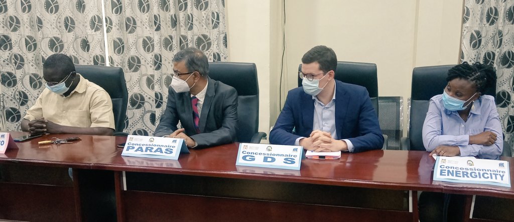 gouvbenin's tweet image. Cérémonie de signature technique des titres d'exploitation hors-réseau pour l'électrification de 38 localités entre l'#ABERME et 04 promoteurs privés dans le cadre du projet #OCEF du MCA-BÉNIN II relative à l'électrification hors-réseau de certaines localités du Bénin. #Wasexo