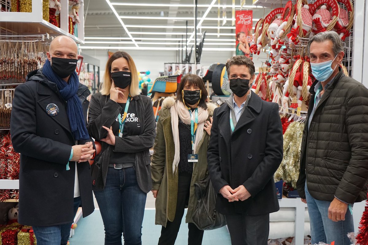 v_terrailnoves's tweet photo. Inauguration ce soir à @VilleBalma du nouveau magasin #Centrakor. Ouverture prévue au public le 1er décembre! J’étais accompagné de mes adjointes @MAMontaut et Émilie Badin. @Centrakor1 https://t.co/akv7d10fCB