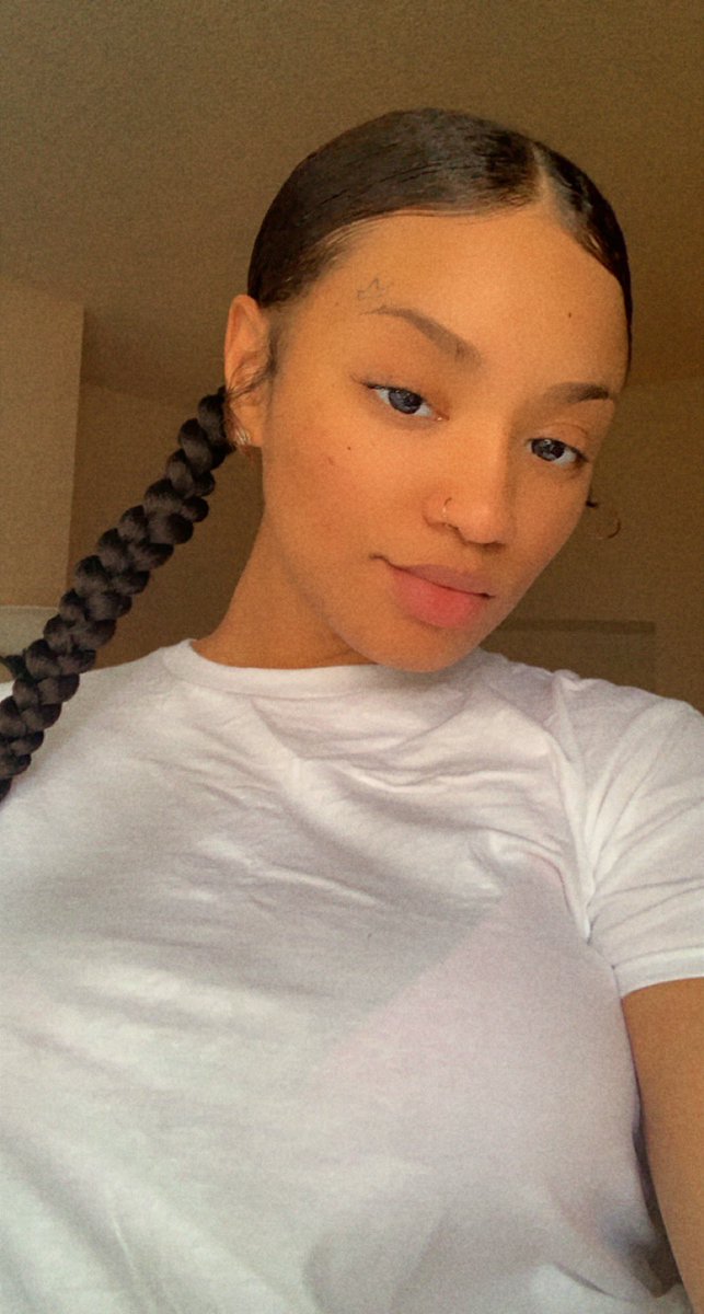 RichhS3X's tweet photo. Book your hair appointment with me ❤️ Affordable prices 😋 - 2 Slick Back Feed in braids - Kids feed in braid styles - Medium or Jumbo Box braids ✨ #DenverHair https://t.co/IymrhjBU5U