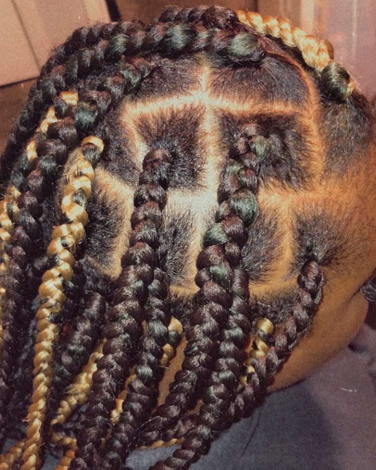 RichhS3X's tweet photo. Book your hair appointment with me ❤️ Affordable prices 😋 - 2 Slick Back Feed in braids - Kids feed in braid styles - Medium or Jumbo Box braids ✨ #DenverHair https://t.co/IymrhjBU5U