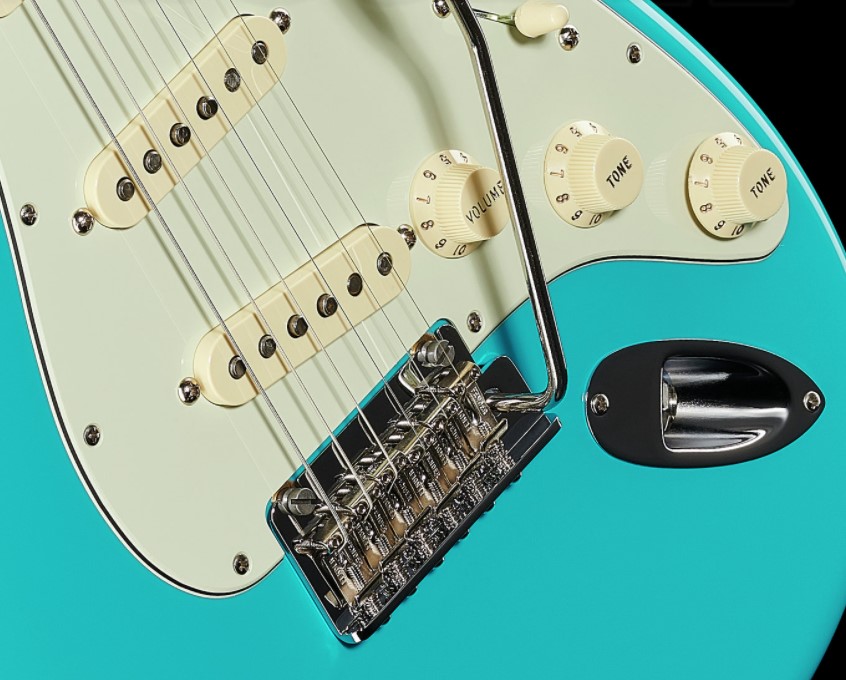 Fender AM Pro II Strat MBL – dein Abenteuer kann beginnen – Test #fender #guitars lautsprecher-shop.com/fender-am-pro-…