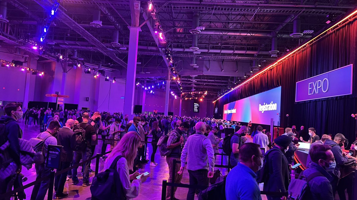 MyPOV: now it looks like a world class conference. <a href="/AWSreInvent/">AWS re:Invent</a> #reinvent <a href="/awscloud/">Amazon Web Services</a>