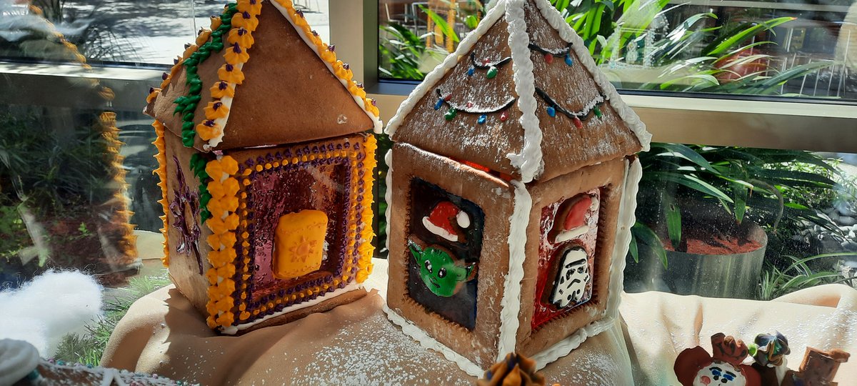 BrandeisCTE's tweet photo. On Friday 11/19, @BroncoCulinary students in  Advanced Culinary created a gingerbread display of lanterns. So creative! @NISDBrandeis @geriberger08 @NISD @NISD_CTE @towerofamericas @WeGoPublic https://t.co/ECE9fxIQi7