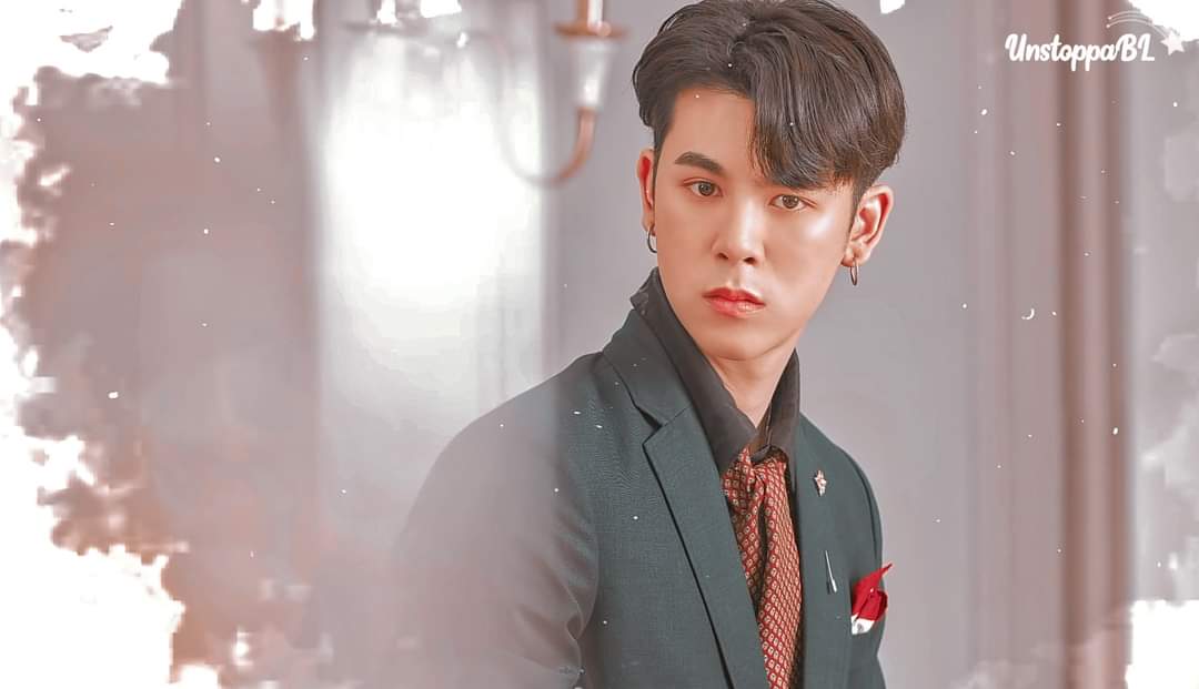 unsppbl's tweet photo. 📢𝙿𝚛𝚘́𝚡𝚒𝚖𝚘 𝙴𝚜𝚝𝚛𝚎𝚗𝚘 

Ya tenemos el primer vistazo oficial de la próxima serie BL 𝑩𝒊𝒕𝒕𝒆𝒓 𝑺𝒘𝒆𝒆𝒕, protagonizada por el #CooperPoy. 

La historia se centra en el dueño de un hotel y un chef apasionado por los postres. https://t.co/OmOc24KPvw