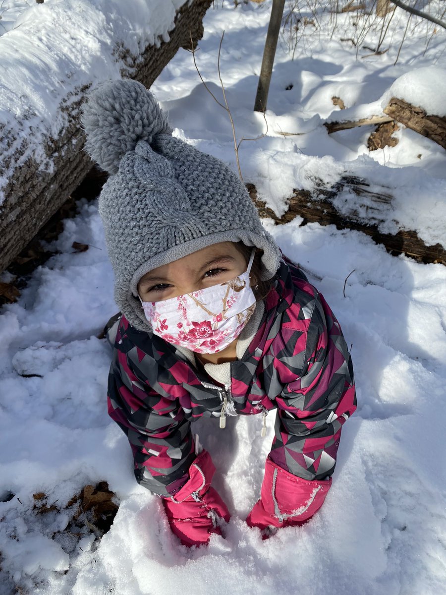 newsfromK124's tweet photo. Enjoying the fresh snow in the forest with @KForestLearning  ❄️🌨☃️ https://t.co/7eIfLJtott