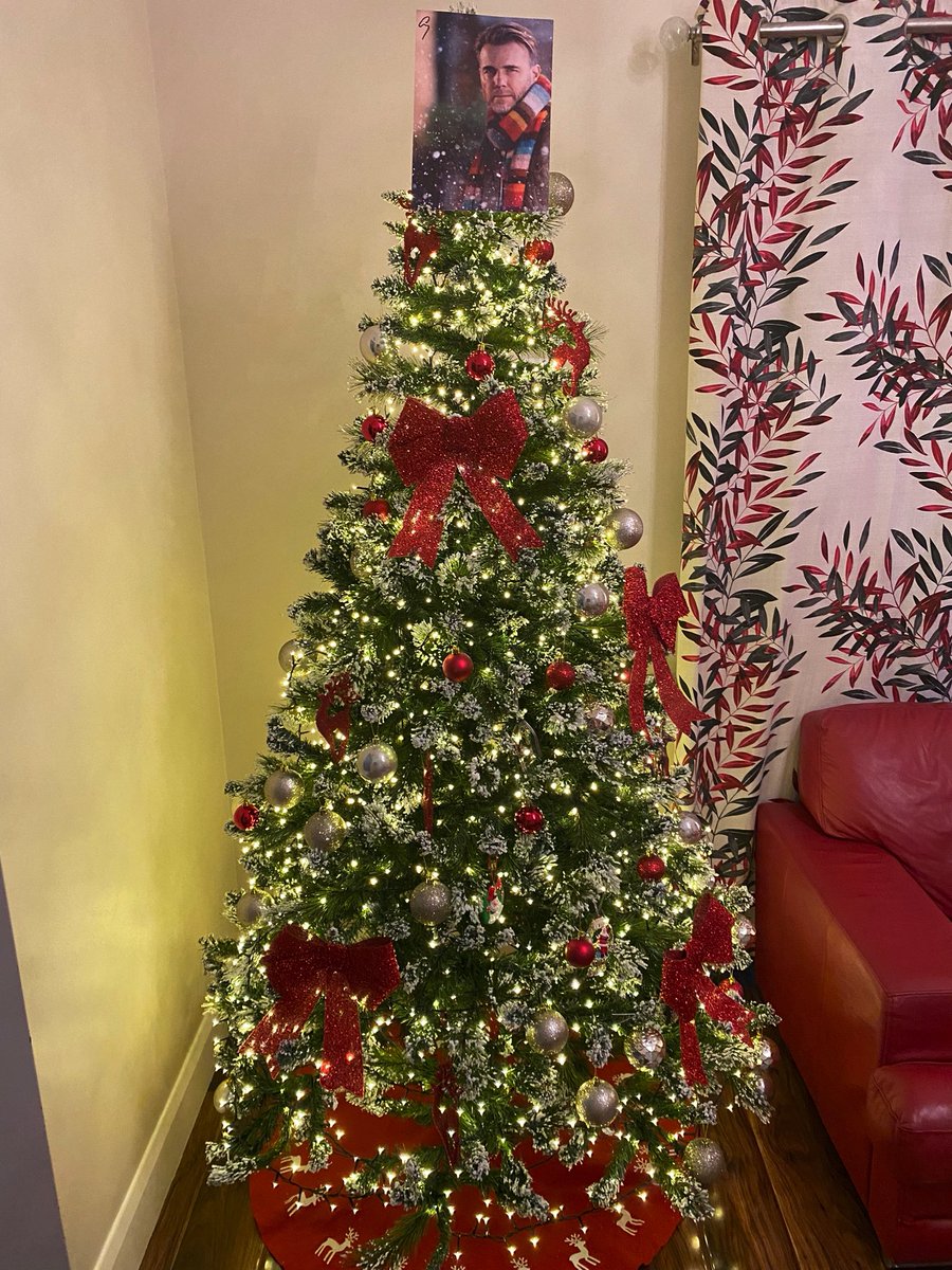 garytotheparty's tweet photo. @GaryBarlow what to you think of this STAR on top of my christmas tree???🥰⭐️🤩 https://t.co/WR9f0cP476
