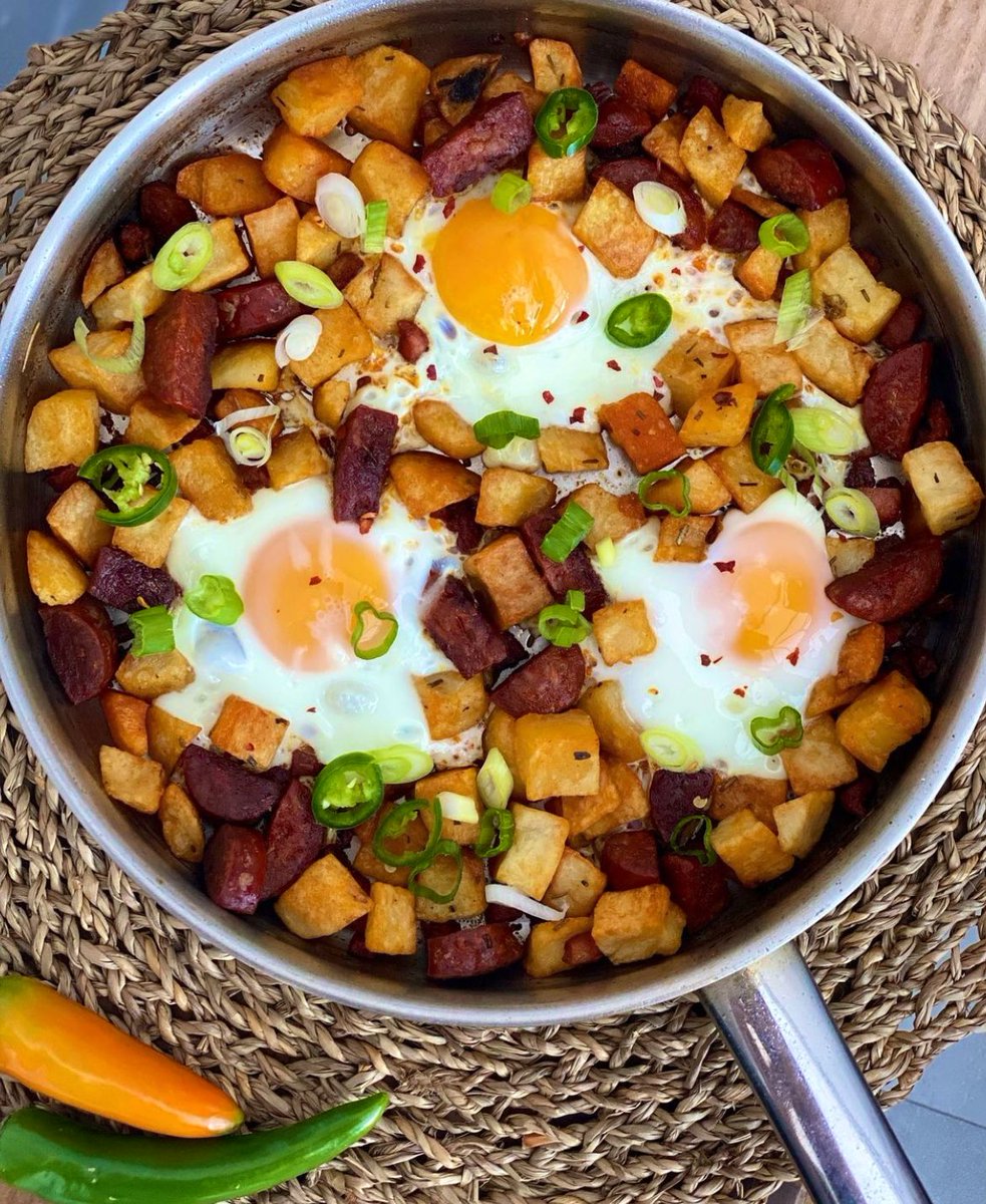 cheshirefarm's tweet photo. A meal idea you HAVE to try 🥔
Potato hash, using punchy chorizo, smokey pancetta, tasty runny eggs & our Spicy Potato Bites 😍
Want to give this a go? Grab your box here👇
https://t.co/78N0jX6BG7
#potatohash #chorizo #potatoes #potato #getyourcookon #cheshirefarm https://t.co/Q31MpIGP4w