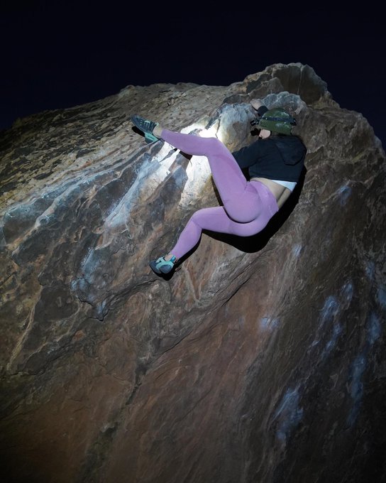 Night bouldering https://t.co/LzhW3ZAYEw