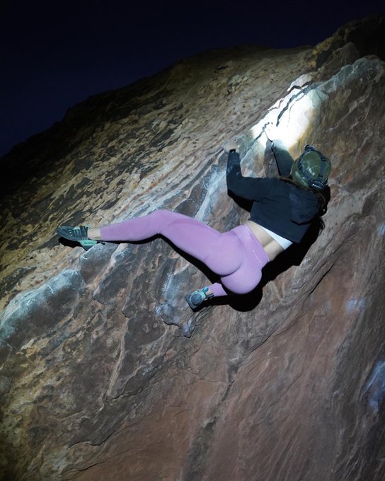 Night bouldering https://t.co/LzhW3ZAYEw