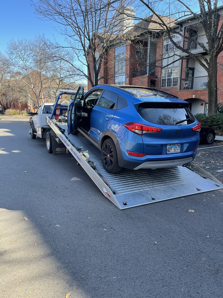 DanAzam73's tweet photo. Owned this 2017 @Hyundai Tucson for past 4 years and from very beginning been telling dealership there is issue with trans and they kept telling me they don’t see any issues with it, was in Nashville this weekend and transmission went out! 2 months ago engine was replaced! https://t.co/cZHgeZGLx7