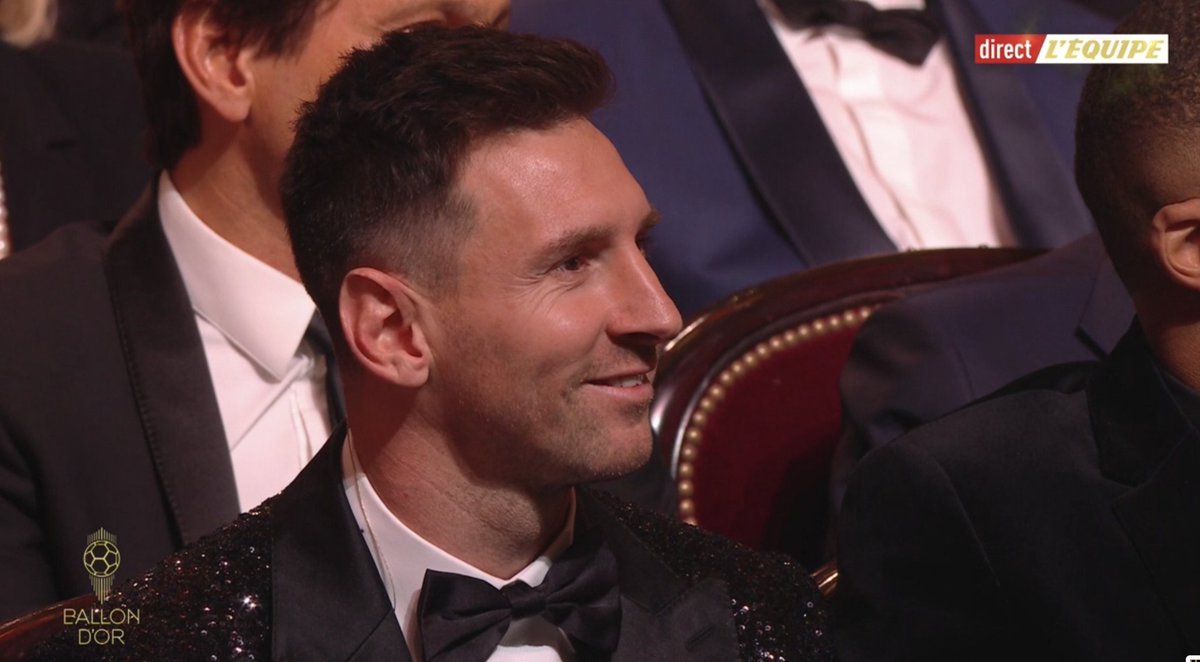 Pedri remporte le trophée Kopa et remercie notamment Leo Messi. 

📸 <a href="/lachainelequipe/">la chaine L'Équipe</a>