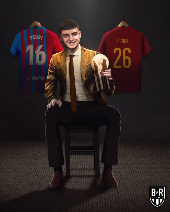 rifathasanrabbi's tweet photo. Golden Boy Pedri adds the Kopa trophy for best U21 player to his collection Sparkles.
#ballondor #Messi_FC https://t.co/zC7tzhhQ0k
