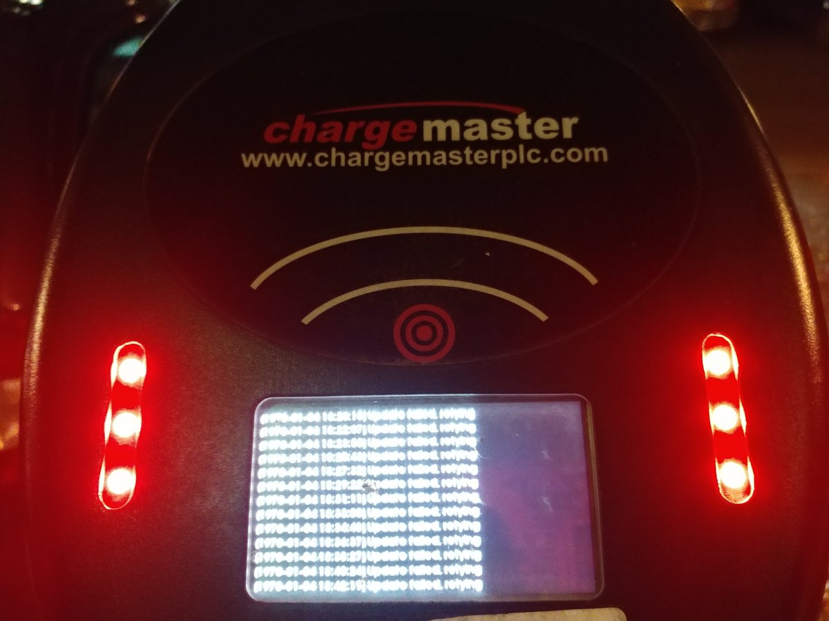 EV_telemetry's tweet photo. @bppulseuk How about this one (of a few) in Milton Keynes, this one near the train station, has been showing this error for over two weeks... :( https://t.co/TmzMo0oz2N