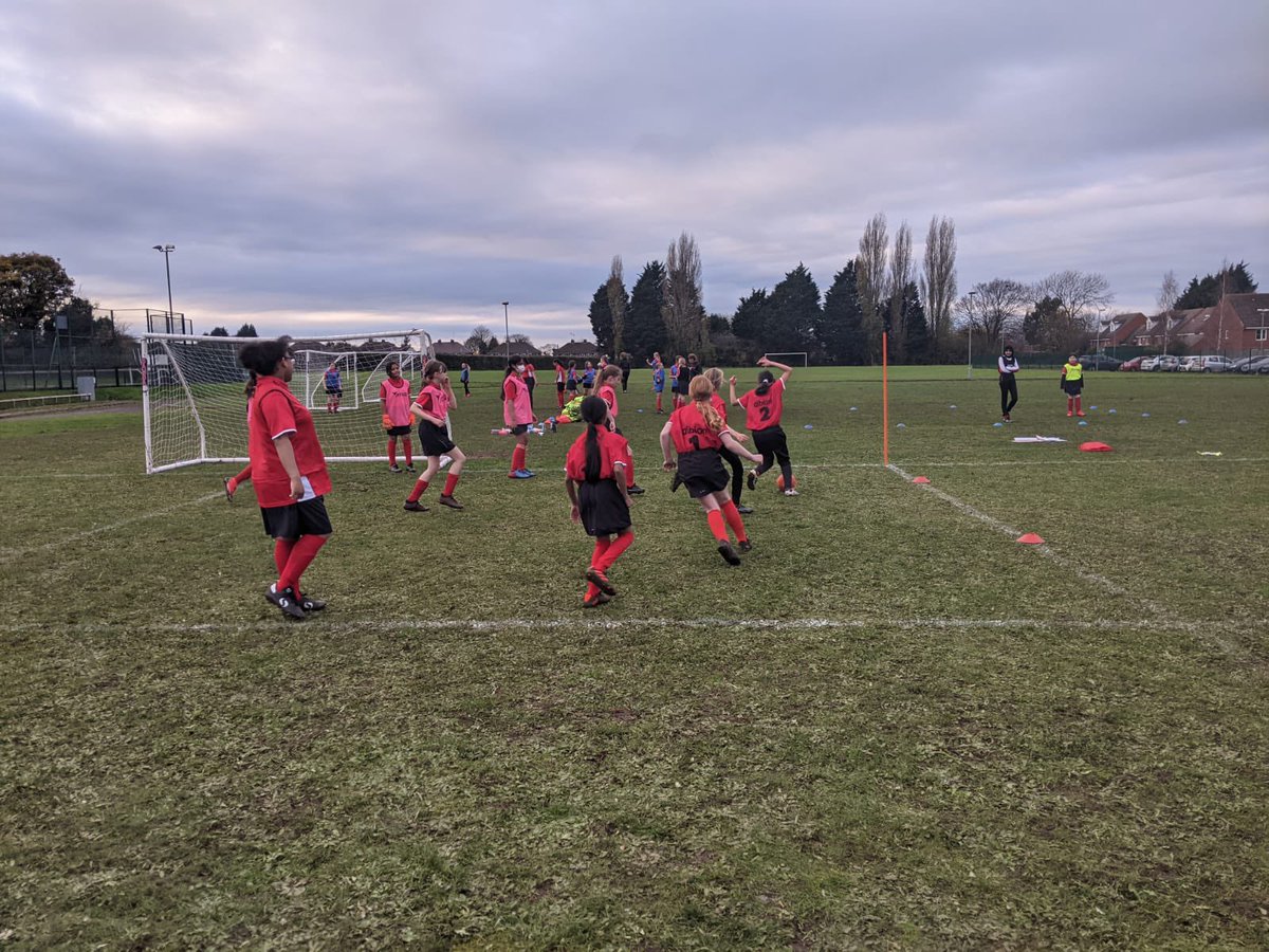 GAclassof_2026's tweet photo. A wonderful day of inter house football and rugby 🏉 ⚽ Well done class of 2026! ⭐ A win for Warwick house to kick start the assessment and celebration fortnight 👏 @GloucsAcademy @GreenshawTrust #AmbitionExcellencePride https://t.co/FZr4yVHYE5