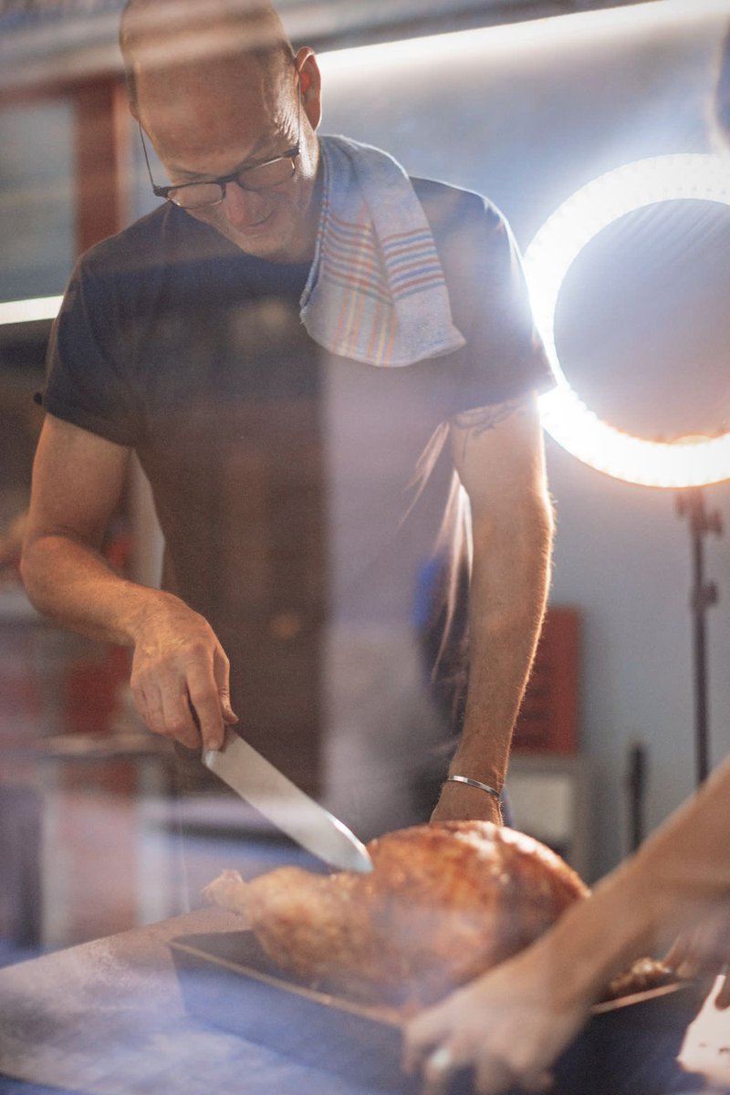 GumboMadrid's tweet photo. Solo queríamos compartir con vosotros un par de cosas: por un lado, Gumbo ha cerrado definitivamente, pero no es del todo una mala noticia, gracias a este parón, hemos preparado un libro de recetas que saldrá el año que viene https://t.co/hsvR0TLr9l