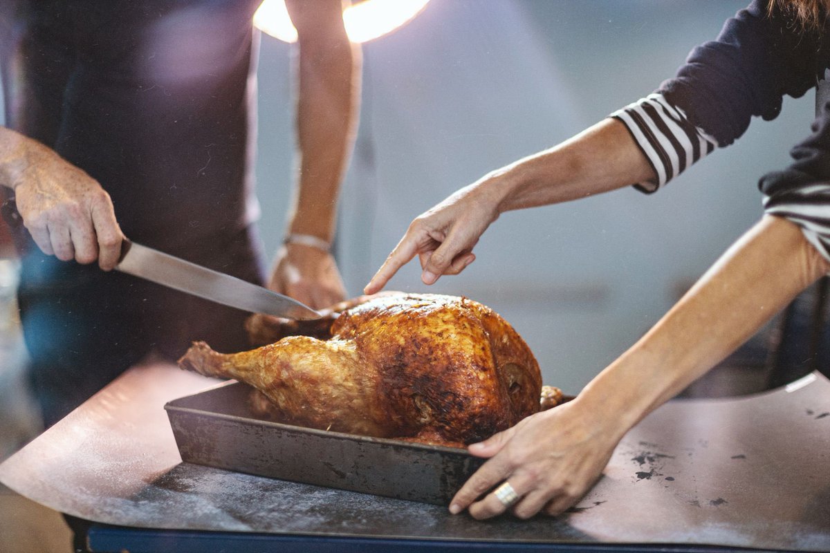 GumboMadrid's tweet photo. Solo queríamos compartir con vosotros un par de cosas: por un lado, Gumbo ha cerrado definitivamente, pero no es del todo una mala noticia, gracias a este parón, hemos preparado un libro de recetas que saldrá el año que viene https://t.co/hsvR0TLr9l