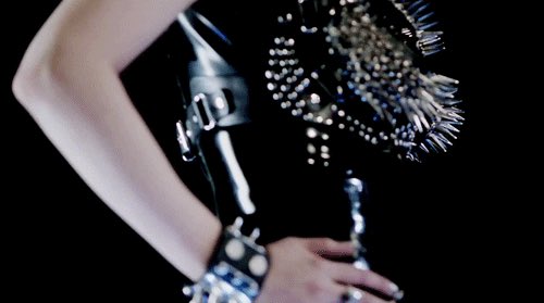 RoyalSuka's tweet photo. In My direction you crawl… https://t.co/Ij6othDFZZ