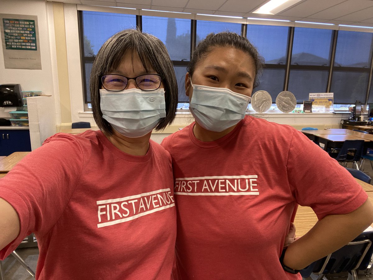 Happy Monday! Having fun twinning w my buddy <a href="/FAmathHahn/">Grace Hahn</a> <a href="/FirstAveMS/">First Ave Spartans</a>
