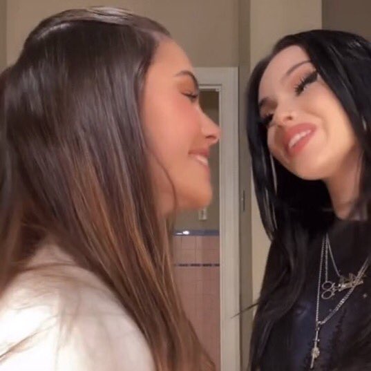 the way they look at eachother ❤️‍🩹