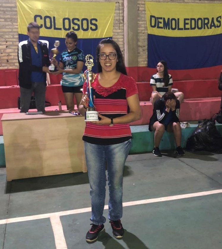 DrCharlieMR's tweet photo. 🏆Copa Ybycuí 2021.
Categoría Mayores Femenino:

Barracón: 18-21 :Odonto

Goles: Laura Pérez(4), Carimy Aluán(3), Lidia Benítez(3), Ana Frutos(3), Alana Pérez(3), Paula Pérez(2), Darla Valdéz(1), Dahiana González(1) y Milagros Colmán(1).

DT: Lic. Ángel Sánchez
AT: Romarit Ayala. https://t.co/8kbtX3kRWU