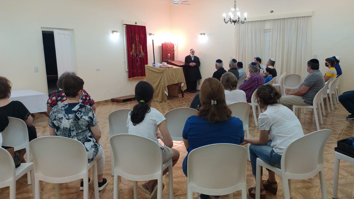 EliahuHamra's tweet photo. Me emociona ver cómo la kehilá de #Formosa se reunió, con el apoyo del @VaadHakehilot para celebrar #Januka y encender en comunidad la segunda vela de la Janukiá.
#JanucaFederal https://t.co/LRowLeY5Nr
