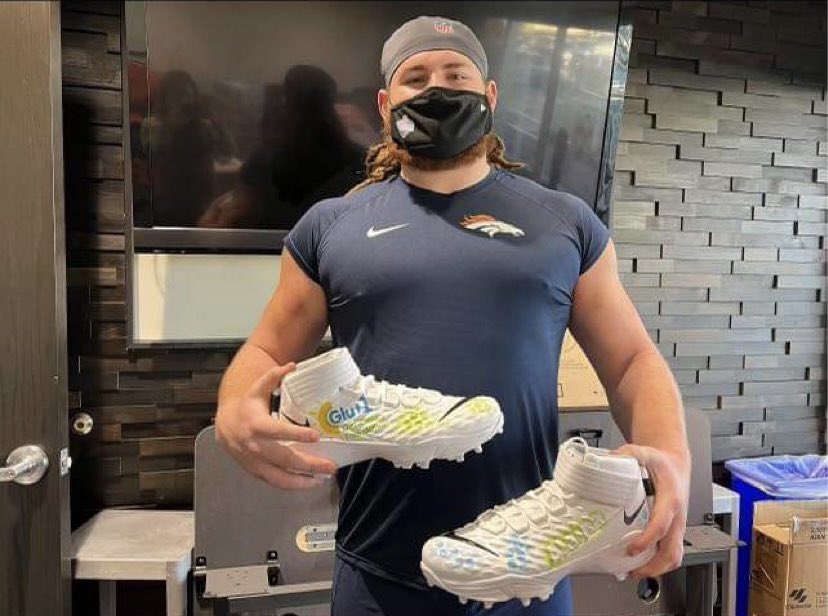 Karley_Marotta's tweet photo. .@QMeinerz  will represent Alaina Shelsta and the Glut 1 Deficiency Foundation with these cleats on Sunday Night Football. https://t.co/mSqJCp3BbR