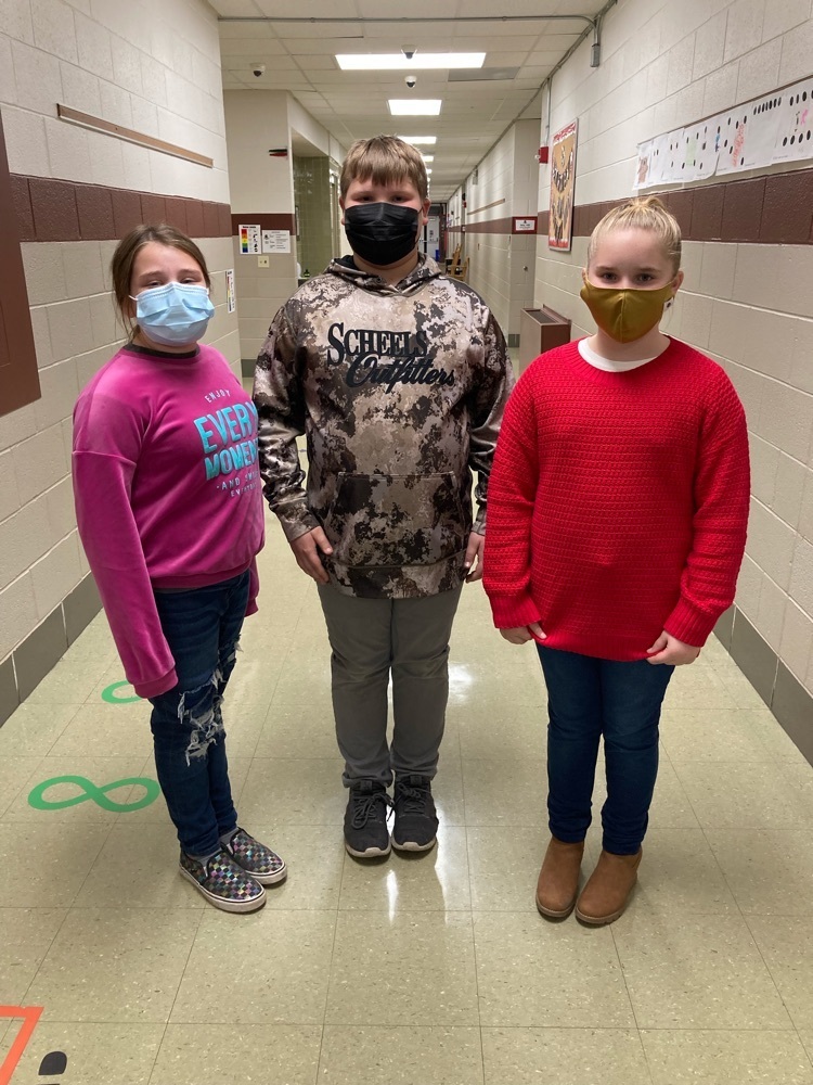 Great job, MaKenna, Zeb, &amp; Ellie singing the National Anthem tonight!  Go Knights! 🎤 🏀