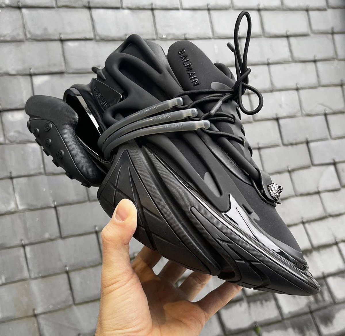 ModernNotoriety's tweet photo. Balmain went nuts https://t.co/YT3ErZojZM