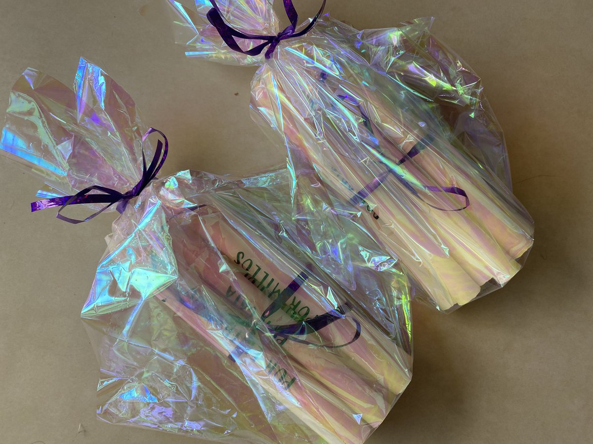 Ya pidierooooon su velitasssss??? En 8 días ya hay que prenderlas 🕯💙 pídanlas que si hay. 
Personalícenlas como quieran
Paquetes x 10 $20.000 + envío ❤️