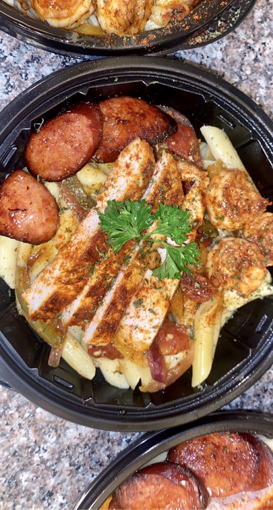 brianabananas_'s tweet photo. 3 Meat Jambalaya Pasta
Garlic Bread Included 
$15 each + $5 delivery 
📍 Bellflower &amp; surrounding areas https://t.co/PGAigshnCX