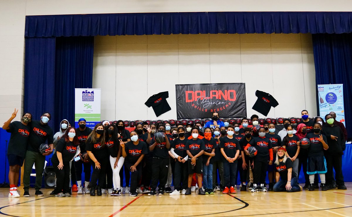 Toronto Raptors (@raptors) on Twitter photo Giving back to where it all started 🙌🏽
1st Annual <a href="/DALANOBANTON/">Dubber Don</a> Skills Academy in the books! Giving back to where it all started 🙌🏽
1st Annual <a href="/DALANOBANTON/">Dubber Don</a> Skills Academy in the books!