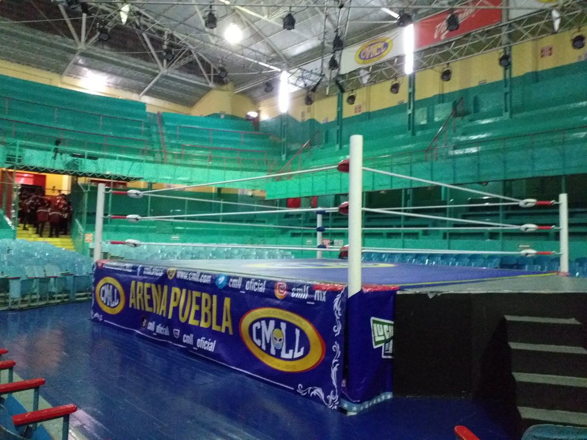 JL_Cuenca's tweet photo. Lunes tradicional de #ArenaPuebla #Luchalibre #Fitheraphy #FisioLucha https://t.co/siEXlsSEin