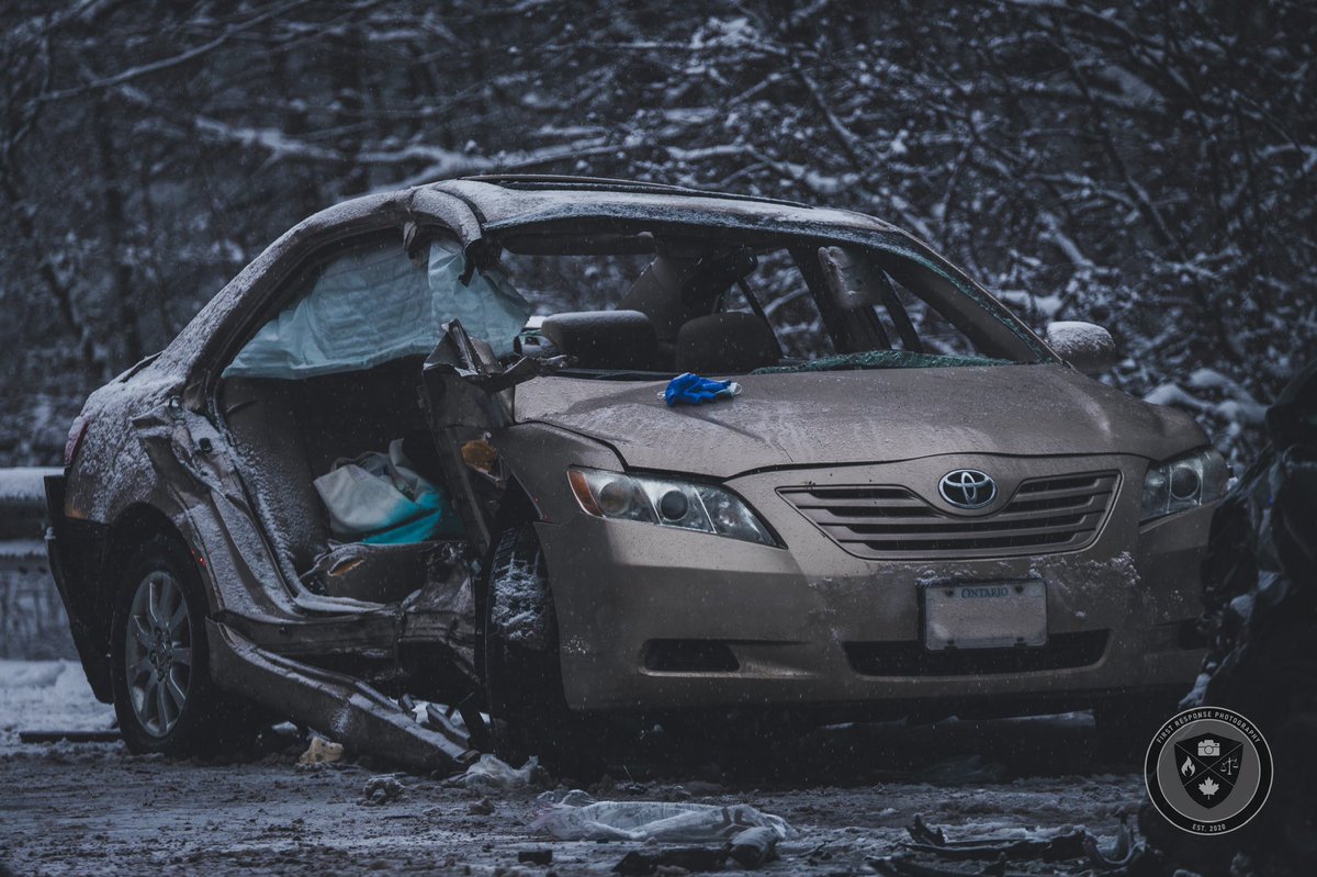 FirstResponseP1's tweet photo. Serious MVC in Richmond Hill, yesterday 🇨🇦
•
•
#richmondhillfire #rhfes #yorkregionalpolice #yrp #yorkregionparamedics #yrps #firedepartment #fd #policeservice #pd #paramedicservice #ems #emergencyservices #richmondhill  #yorkregion #ontario #canada https://t.co/NHjDdFalTp