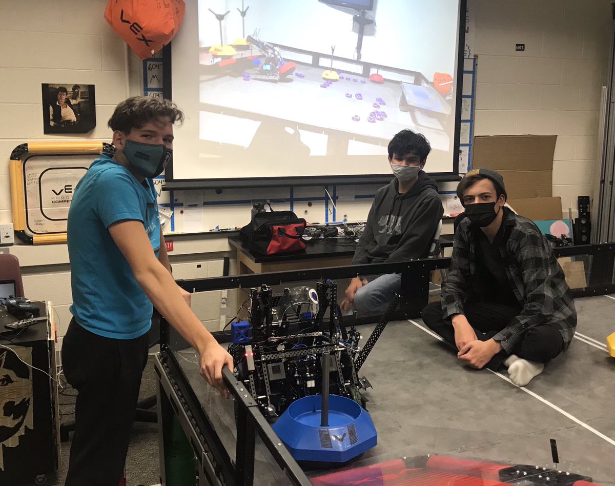 WestviewSVVSD's tweet photo. Former Westview robotics competitors now in high school joined us for our Open House tonight. Still dominating! #StVrainStorm ⁦@SVVSD⁩ ⁦@SvvsdSchuh⁩ ⁦@SVVSDsupt⁩ ⁦@COSchoolsProud⁩ https://t.co/GnChrpTckH