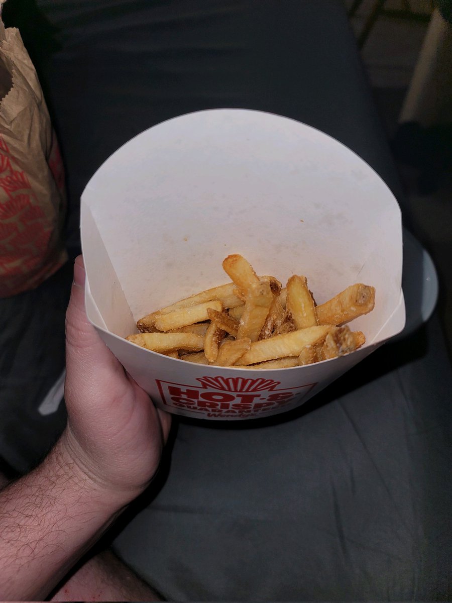 Jayjayrae30's tweet photo. Thanks @Wendys for the "large" fry https://t.co/VA5m1x9IGU